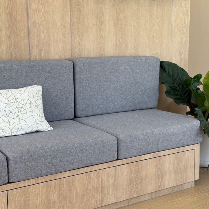Coussins de banquette sur mesure, atelier Loire | Néomousse